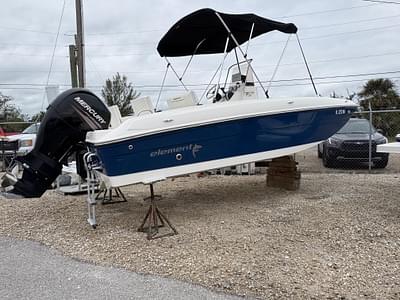 BOATZON | Bayliner F21 2018
