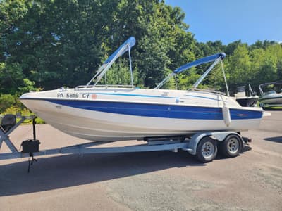 BOATZON | Bayliner International 217 Deck Boat 2006