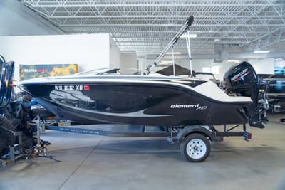 BOATZON | Bayliner M15 2023