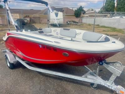 BOATZON | Bayliner M15 2025 BOATZON | Bayliner M15 2025