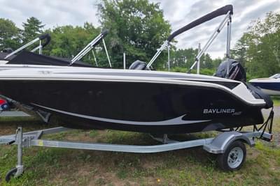 BOATZON | Bayliner M15 2025 BOATZON | Bayliner M15 2025