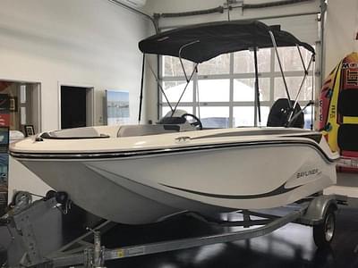 BOATZON | Bayliner M15 2025 BOATZON | Bayliner M15 2025