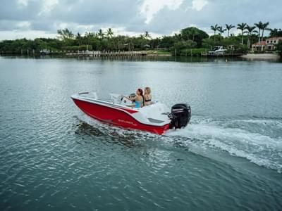 BOATZON | Bayliner M15 2026