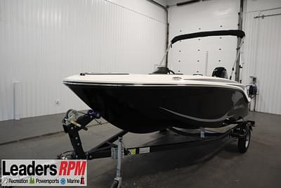 BOATZON | Bayliner M15 MX COMFORT PACKAGE 2025 BOATZON | Bayliner M15 MX COMFORT PACKAGE 2025