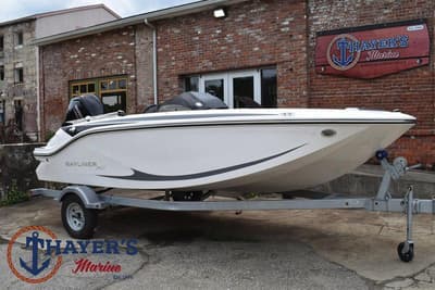 BOATZON | Bayliner M17 2025 BOATZON | Bayliner M17 2025