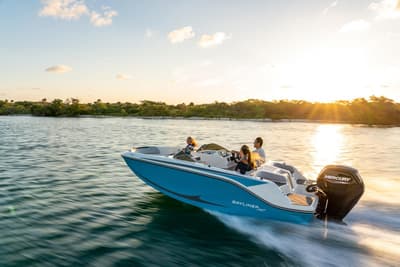 BOATZON | Bayliner M17 2026 BOATZON | Bayliner M17 2026