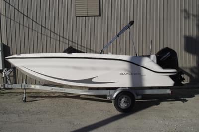 BOATZON | Bayliner M19 2026