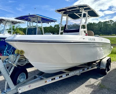 BOATZON | Bayliner T22 CC 2022 BOATZON | Bayliner T22 CC 2022