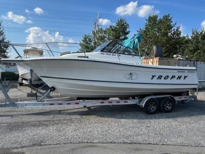 BOATZON | Bayliner TROPHY 2000