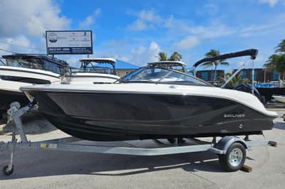 BOATZON | Bayliner V20 2026