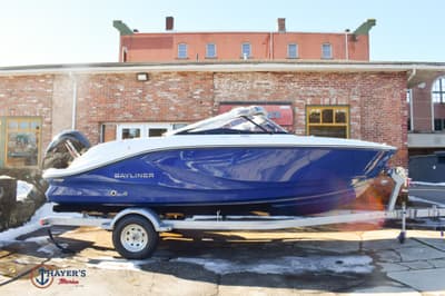 BOATZON | Bayliner V20 2026