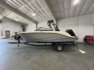 BOATZON | Bayliner V20 2026
