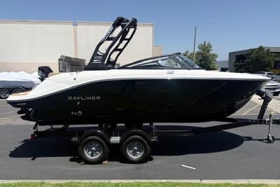 BOATZON | Bayliner V20i 2026