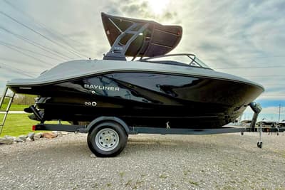 BOATZON | Bayliner V20i 2026