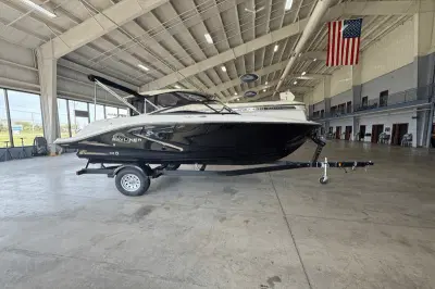 BOATZON | Bayliner V20I 2026