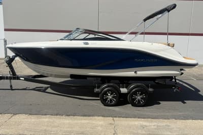 BOATZON | Bayliner V20i 2027