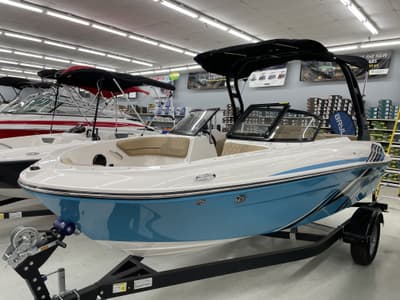 BOATZON | Bayliner VR Series VR4 Bowrider 2025