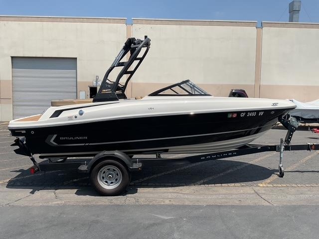 2022 Bayliner VR4 Bowrider I/O - Sold Boat