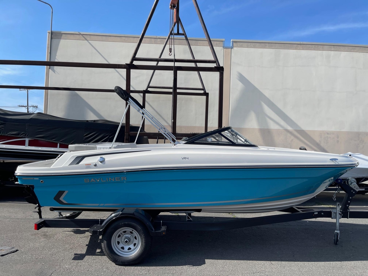 2025 Bayliner VR4 Bowrider I/O - Sold Boat