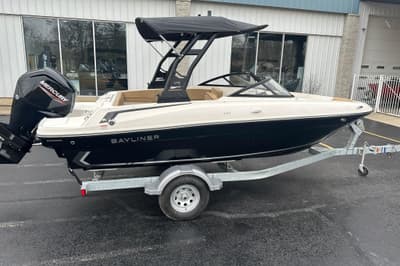 BOATZON | Bayliner VR4 Bowrider OB 2026 BOATZON | Bayliner VR4 Bowrider OB 2026