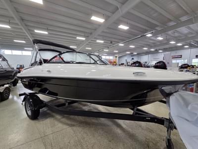 BOATZON | Bayliner VR4 Bowrider OB 2026