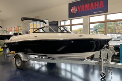 BOATZON | Bayliner VR4 Bowrider OB 2027 BOATZON | Bayliner VR4 Bowrider OB 2027