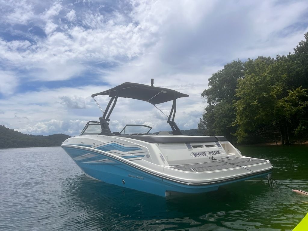 2021 Bayliner VR5 - Sold Boat