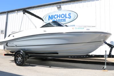 BOATZON | Bayliner VR5 2022