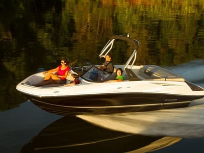 BOATZON | Bayliner VR5 Bowrider 2017