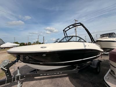 BOATZON | Bayliner VR5 Bowrider 2021 BOATZON | Bayliner VR5 Bowrider 2021
