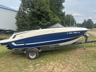 BOATZON | Bayliner VR5 Bowrider 2022