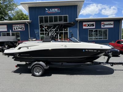 BOATZON | Bayliner VR5 Bowrider 2022