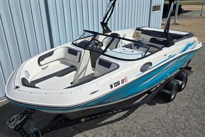 BOATZON | Bayliner VR5 Bowrider IO 2019 BOATZON | Bayliner VR5 Bowrider IO 2019