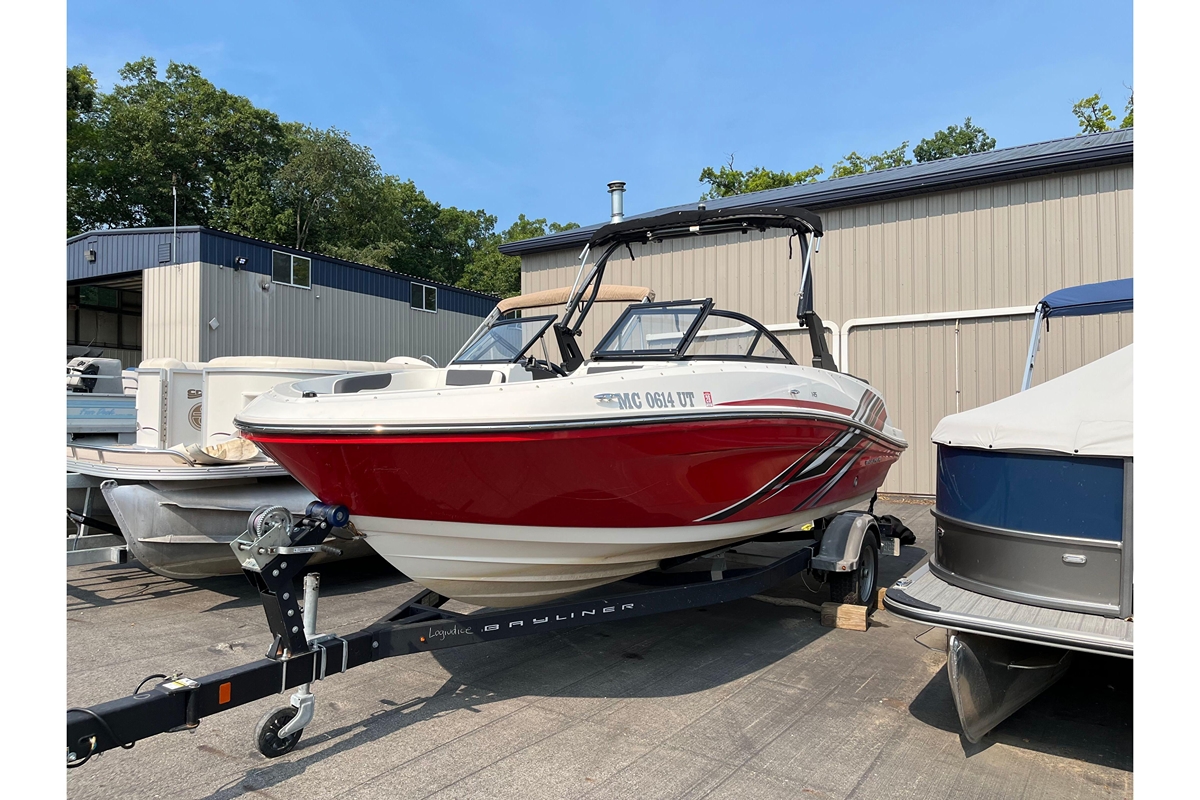 2022 Bayliner VR5 Bowrider I/O - Sold Boat