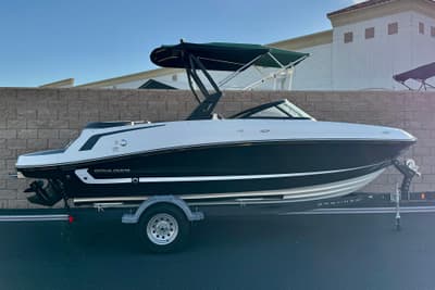 BOATZON | Bayliner VR5 Bowrider IO 2022