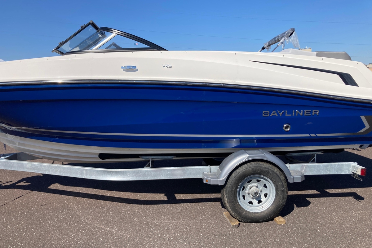 2025 Bayliner VR5 Bowrider I/O - Sold Boat