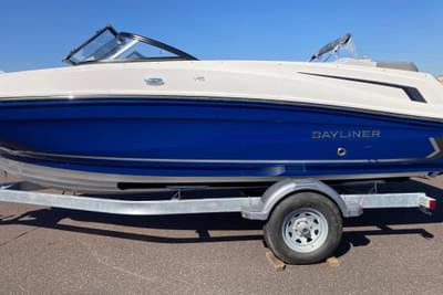 BOATZON | Bayliner VR5 Bowrider IO 2025