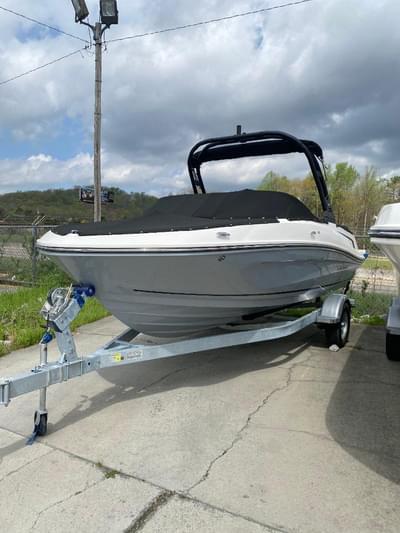 BOATZON | Bayliner VR5 Bowrider IO 2025 BOATZON | Bayliner VR5 Bowrider IO 2025
