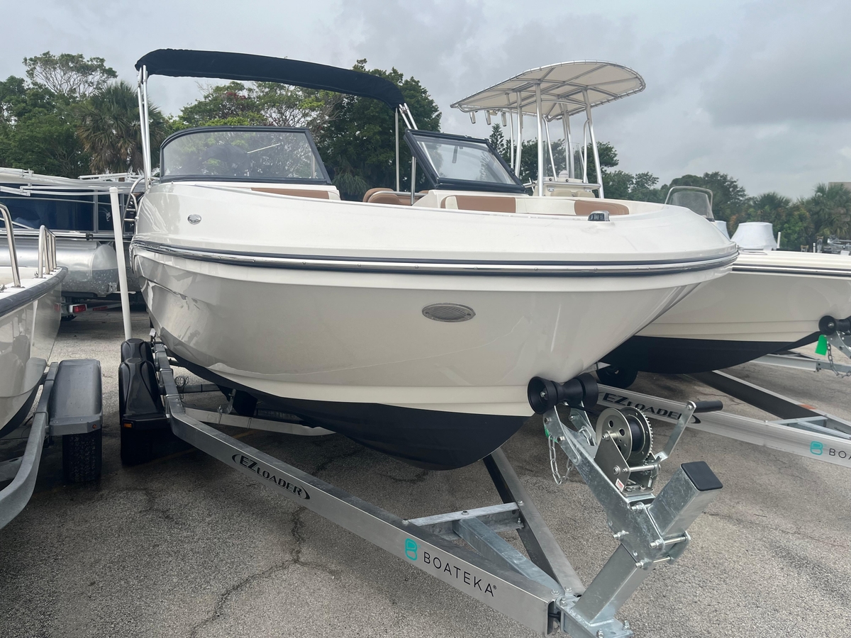 2021 Bayliner VR5 Bowrider OB - Sold Boat