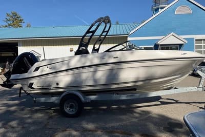 BOATZON | Bayliner VR5 Bowrider OB 2023 BOATZON | Bayliner VR5 Bowrider OB 2023