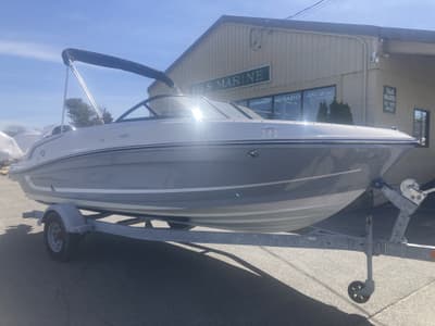 BOATZON | Bayliner VR5 Bowrider  Outboard 2022