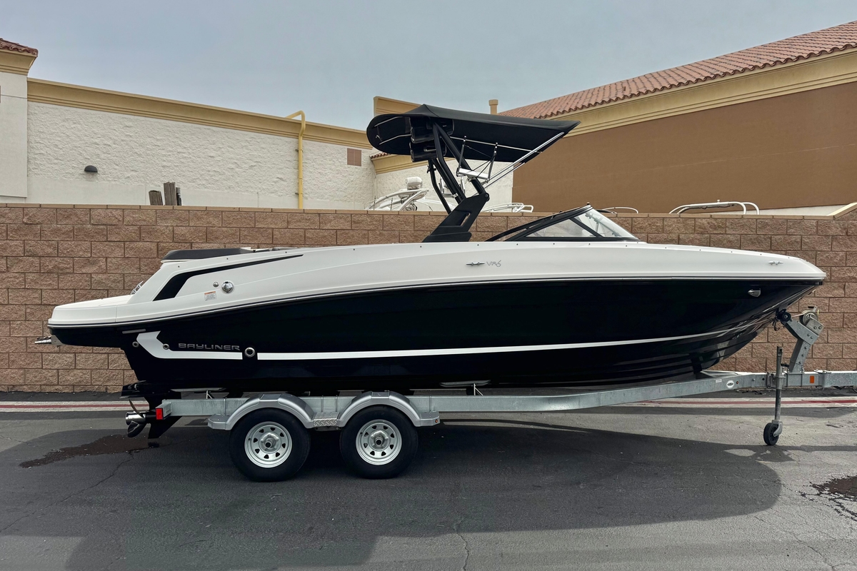 2019 Bayliner VR6 Bowrider I/O - Sold Boat