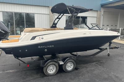BOATZON | Bayliner VR6 Bowrider OB 2026 BOATZON | Bayliner VR6 Bowrider OB 2026