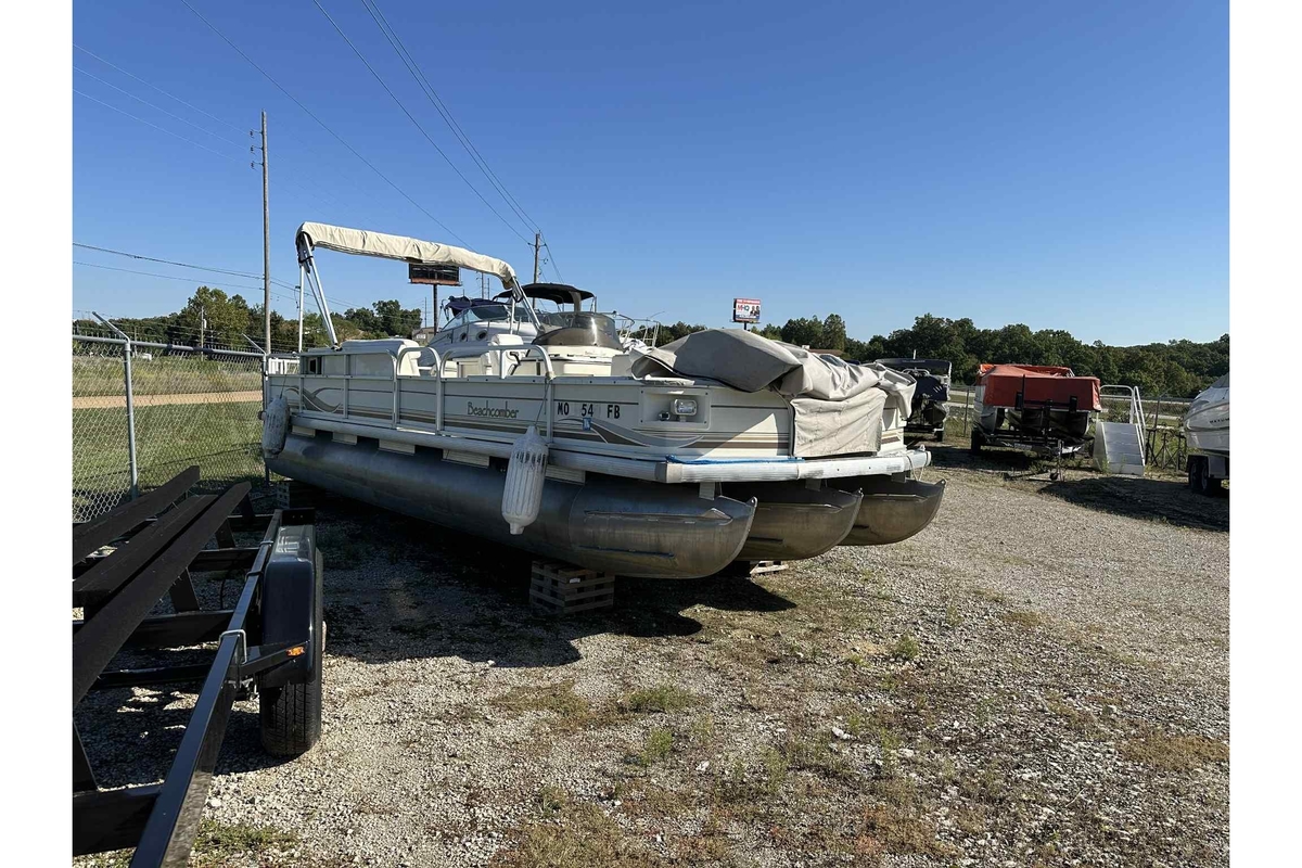 2003 Beachcomber 24 Fish & Play - Sold Boat