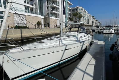 BOATZON | Beneteau 393 2006