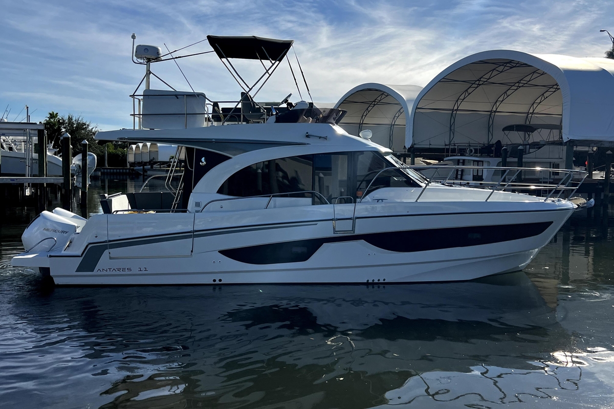 2023 Beneteau Antares 11 Fly - Sold Boat