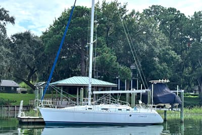 BOATZON | Beneteau Moorings 38 1990