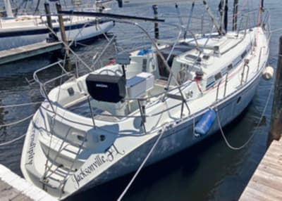 BOATZON | Beneteau Moorings 38 1991