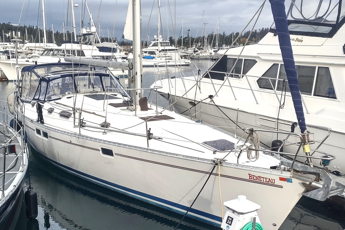 1993 Beneteau Moorings 445 - Sold Boat