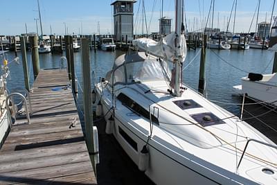 BOATZON | Beneteau Oceanis 301 2022 BOATZON | Beneteau Oceanis 301 2022